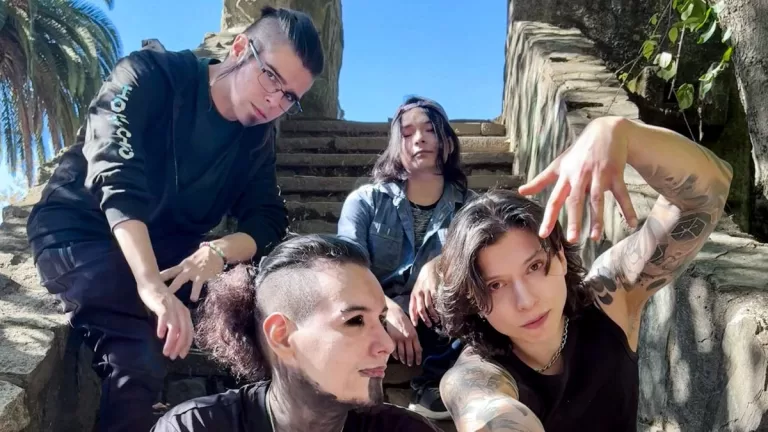 Una Banda Mas